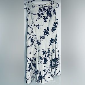 EUC Women’s Medium floral Dress